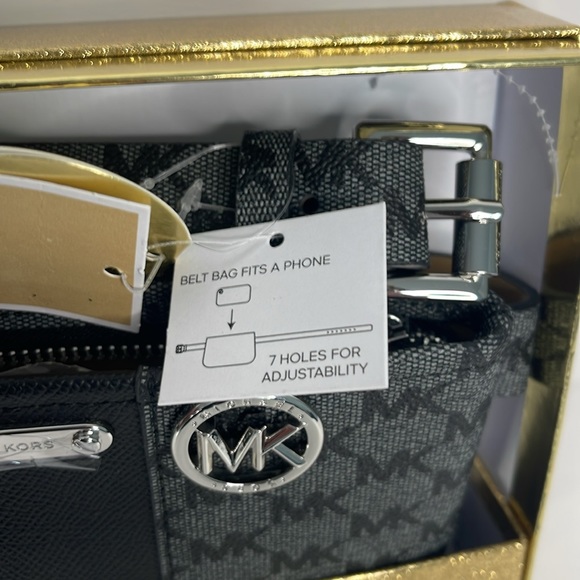 Michael Kors belt bag NWT size S/M - Picture 4 of 5